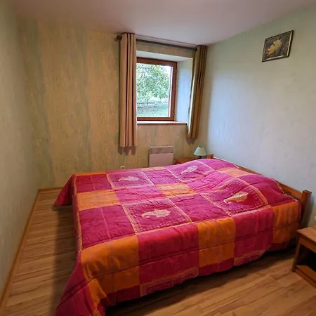 Paisible A 650m D'alt., Nature, Cheminee, 3 Ch. Pres De Remiremont & Plombieres, Terrasse, Grand Terrain * Girmont-Val-dʼAjol