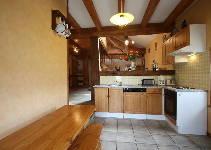 Paisible A 650m D'alt., Nature, Cheminee, 3 Ch. Pres De Remiremont & Plombieres, Terrasse, Grand Terrain - Fr-1-589-50 *